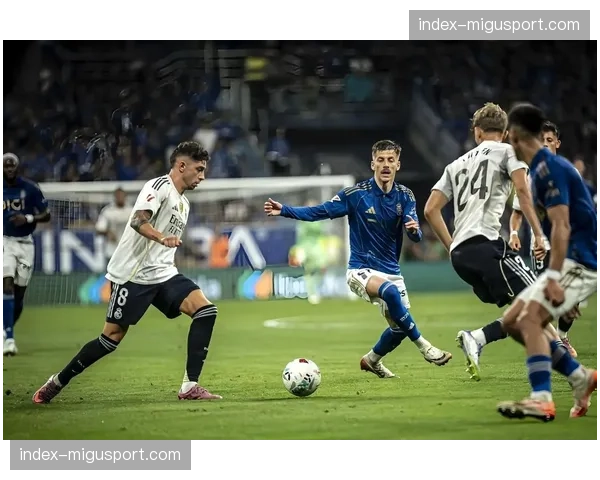 西甲争冠分析:皇马巴萨分差仅2分,直接对话将决定冠军归属 西甲争冠分析:皇马巴萨分差仅2分,直接对话将决定冠军归属