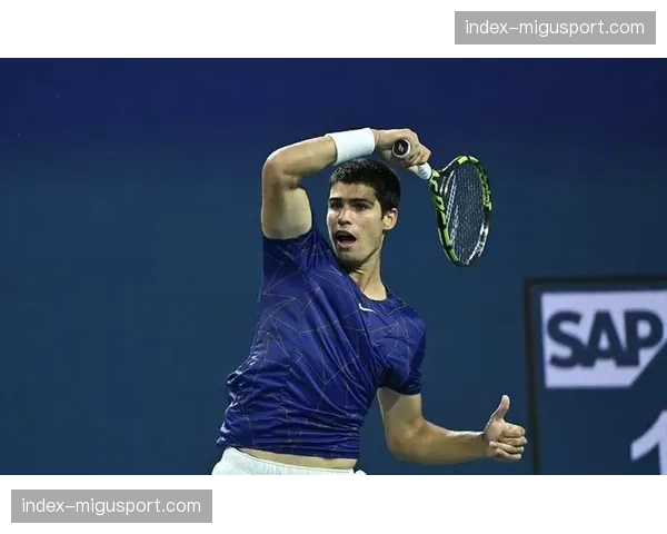 ATP1000迈阿密站：阿尔卡拉斯直落两盘击败辛纳，成功卫冕