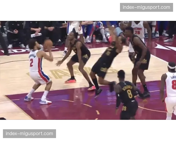 VAR时代禁区内假摔代价显著提高，球员行为逻辑发生转变