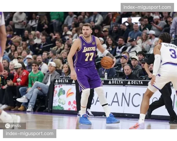 Shams报道：东契奇预计无缘出战首轮，里夫斯进度更快有望首轮末复出